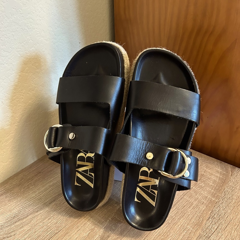 ZARA espadrille flat leather sandals. Color black. Size EUR 6,5, USA 7.